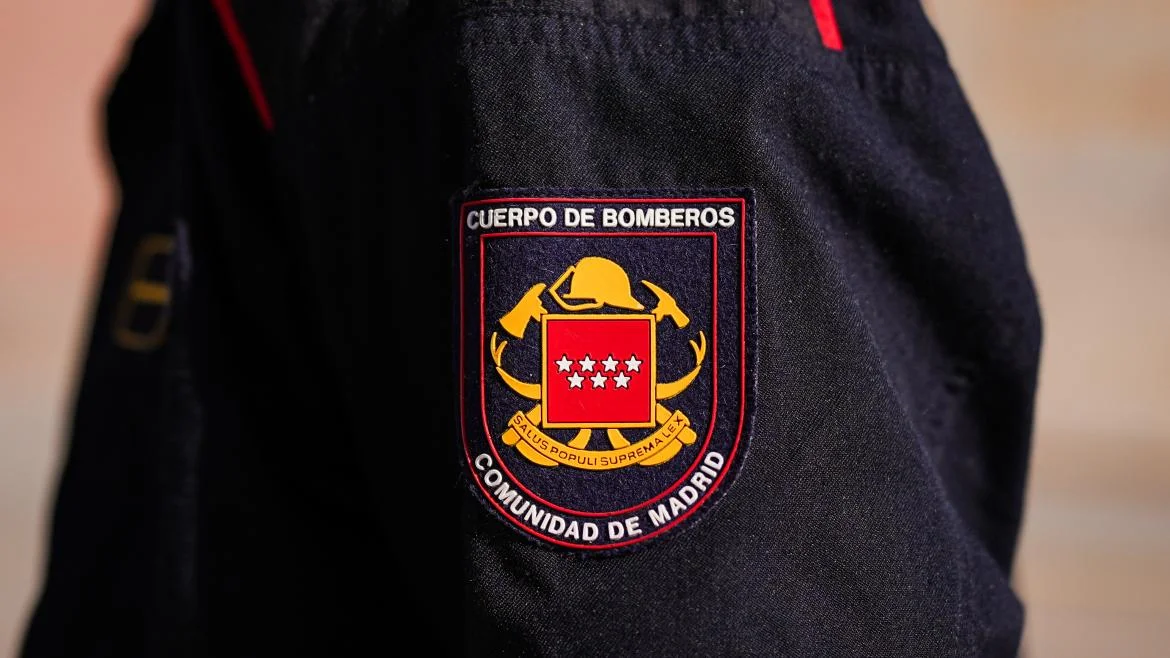 La Comunidad de Madrid compra 1.800 uniformes de intervención de última tecnología para el Cuerpo de Bomberos