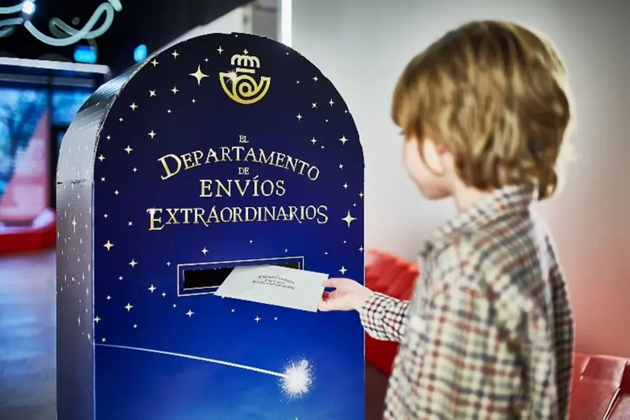 Correos instala buzones mágicos en más de 550 oficinas para enviar las cartas a Papá Noel y los Reyes Magos